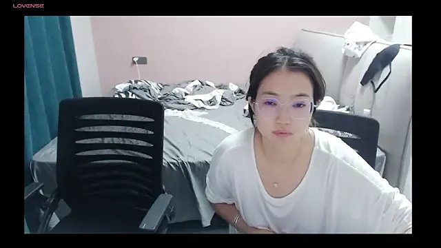 Freechat redrose520 on StripChat