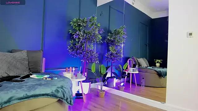 Freechat RosaCatalleya on StripChat