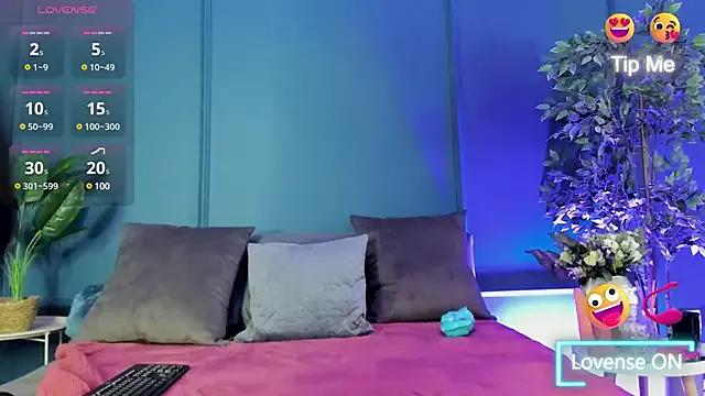 Freechat RosaCatalleya on StripChat