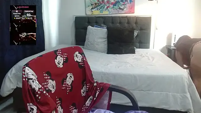 rosse_m — riding a dildo for 5 minutes live