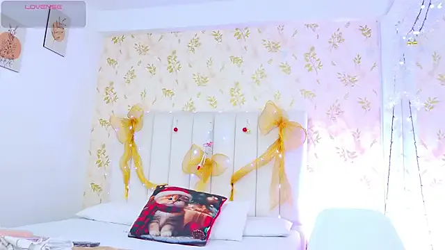 Samanta_Isel on StripChat