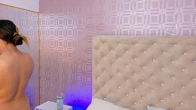 Freechat Sara_Desire on StripChat