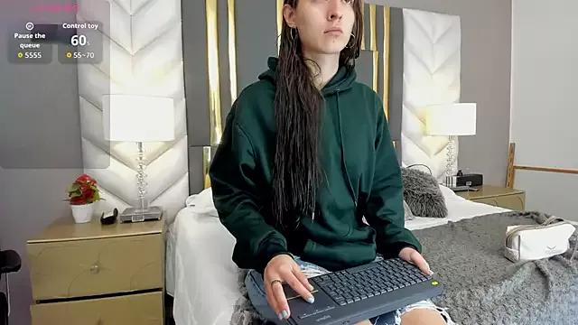 Freechat SaraJonness on StripChat