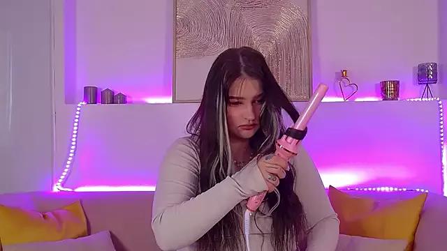 SaraOswald on StripChat 