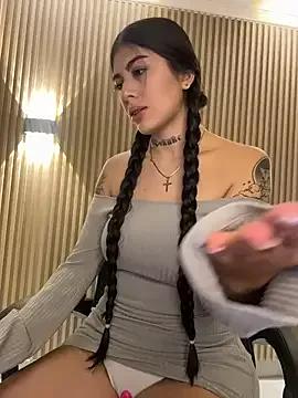 Sarasanders_4 on StripChat