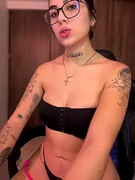 Sarasanders_4 on StripChat