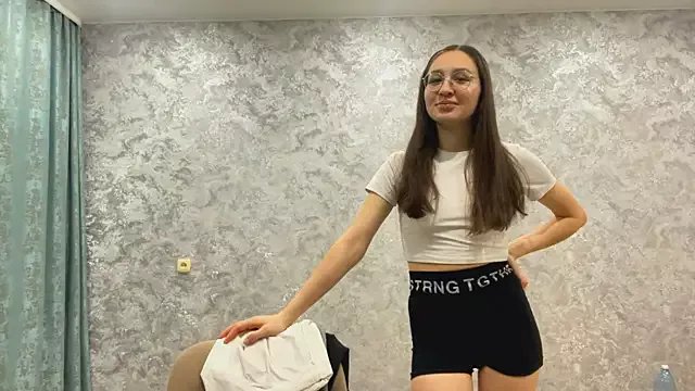 Freechat SofiYong on StripChat