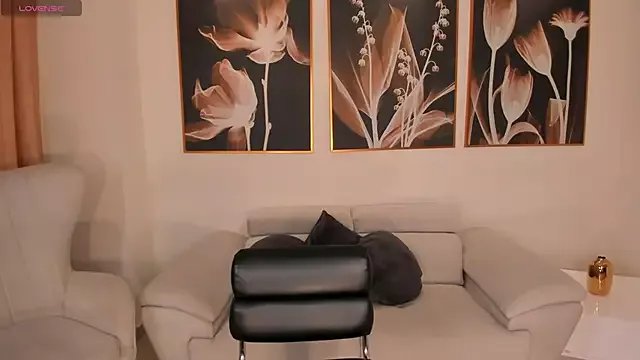 Freechat SunnyRivers on StripChat