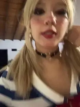 Group SweetBunnyGF on StripChat