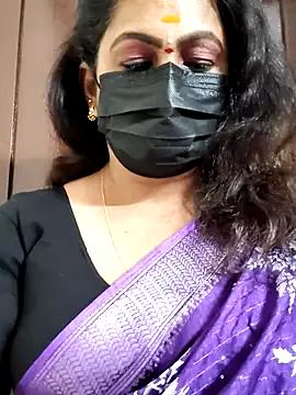 Freechat Sweetie_swetha37 on StripChat