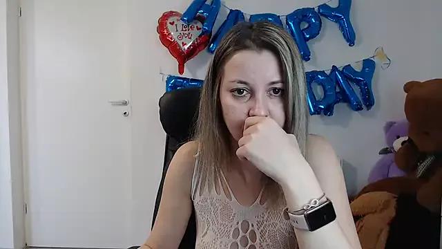SweetMaddy888 on StripChat 
