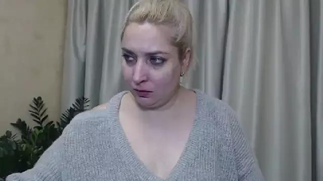 sweetpussy13 on StripChat 