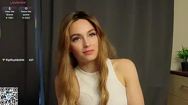 SynnoveBaber on StripChat 