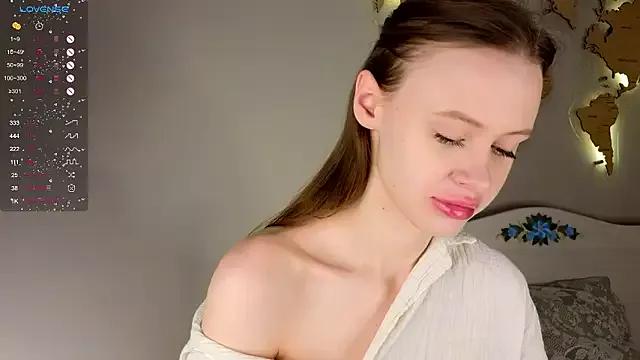 TaraSims on StripChat 