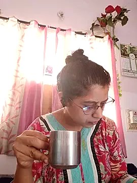 Group thanusi_2 on StripChat