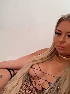 UKJuicyPrincess on StripChat 