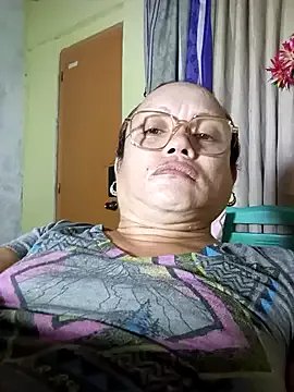 Freechat UrAsianPrincessDanie on StripChat