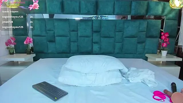 Freechat valtira_nova on StripChat