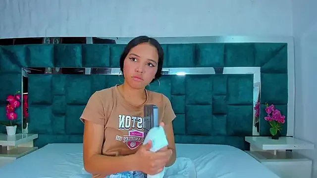 Freechat valtira_nova on StripChat