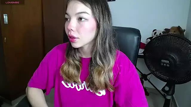 Freechat venelope1 on StripChat