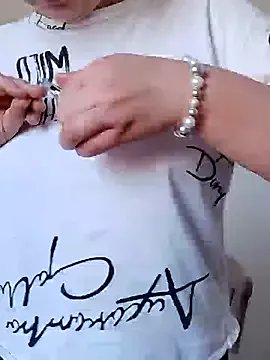 Freechat VikaKing on StripChat