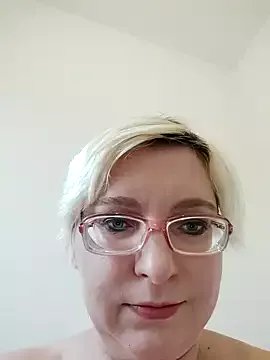 Freechat VikaKing on StripChat