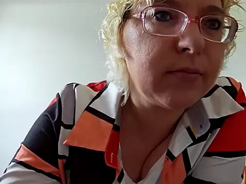 Freechat VikaKing on StripChat