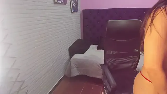 Yaluz_Naugthy on StripChat