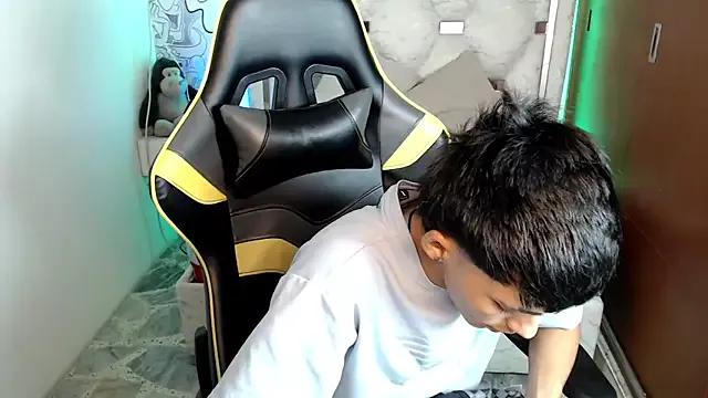 yiisu_ on StripChat 