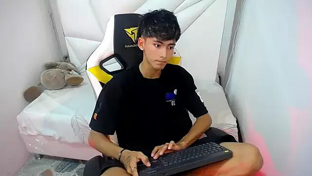 yiisu_ on StripChat 