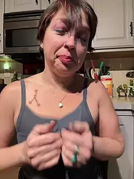 YogaHottie76 on StripChat 