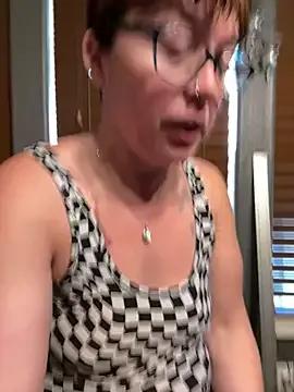 YogaHottie76 on StripChat 