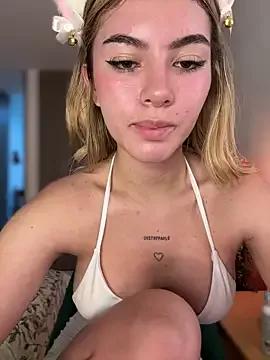 Your_Honeey on StripChat 