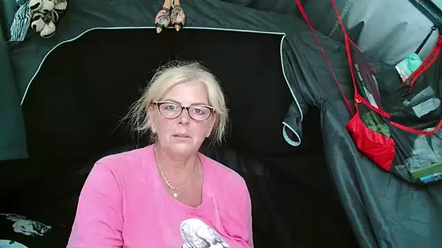 YulliaMilf on StripChat 