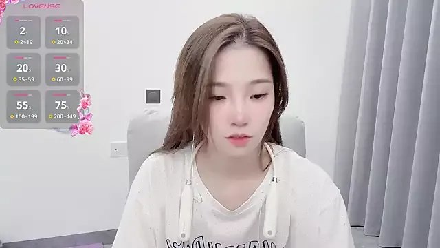 yuyu_77 on StripChat 