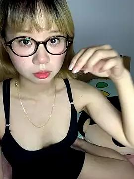 zhaomosheng125216 on StripChat
